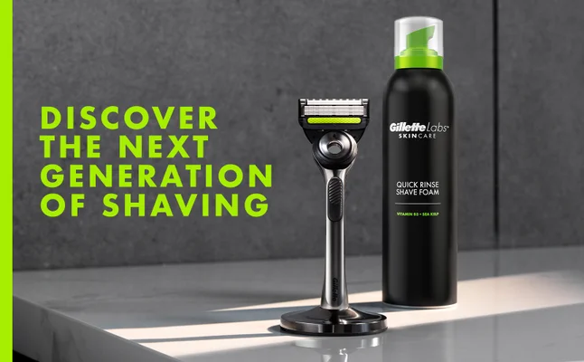 GilletteLabs razor and shave gel. Text reads