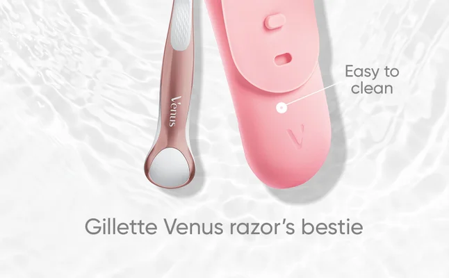 The Gillette Venus Travel Set: Pro Smooth Sensitive razor & Travel Case.