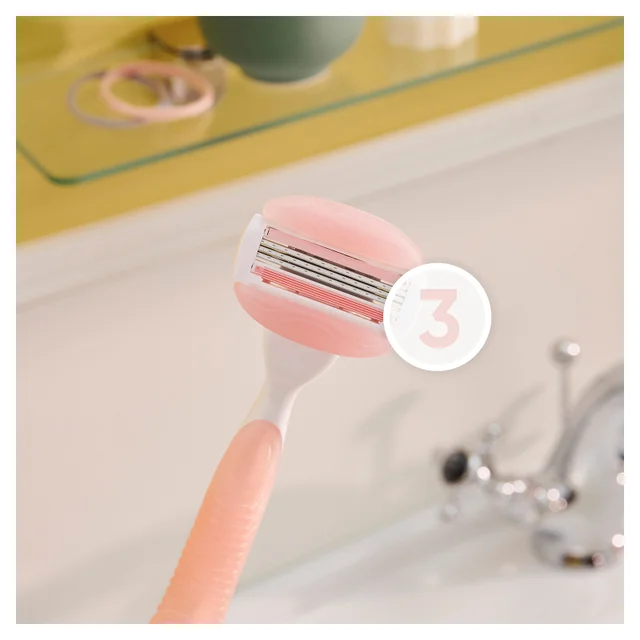 Venus ComfortGlide Spa Breeze Handle + 3 Blades With Aloe Vera Glide Shave Prep
