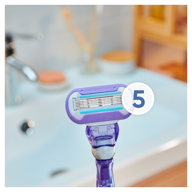 Venus Deluxe Smooth Swirl Handle With Aloe Vera Glide Shave Prep