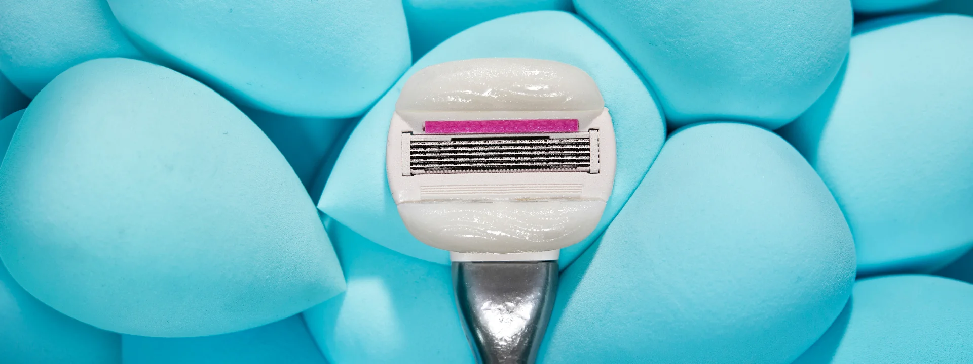 Female razor SkinCushion