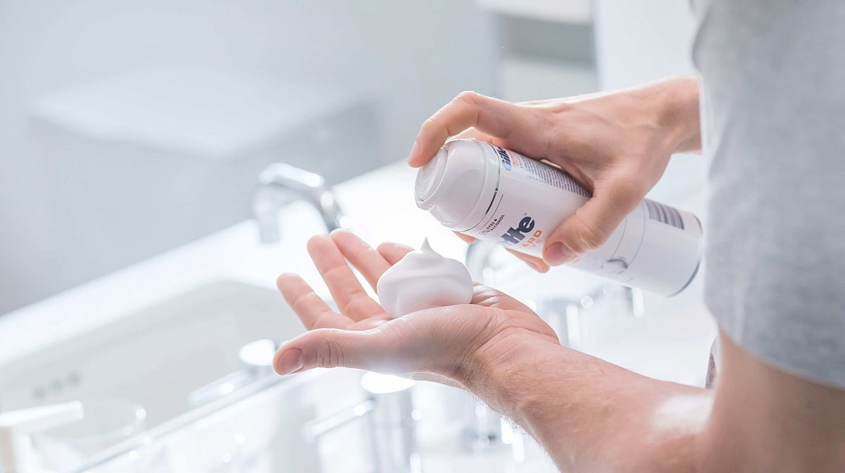 Helping prevent shaving rash: All about Lubrication | Gillette UK Helping prevent shaving rash: All about Lubrication | Gillette UK